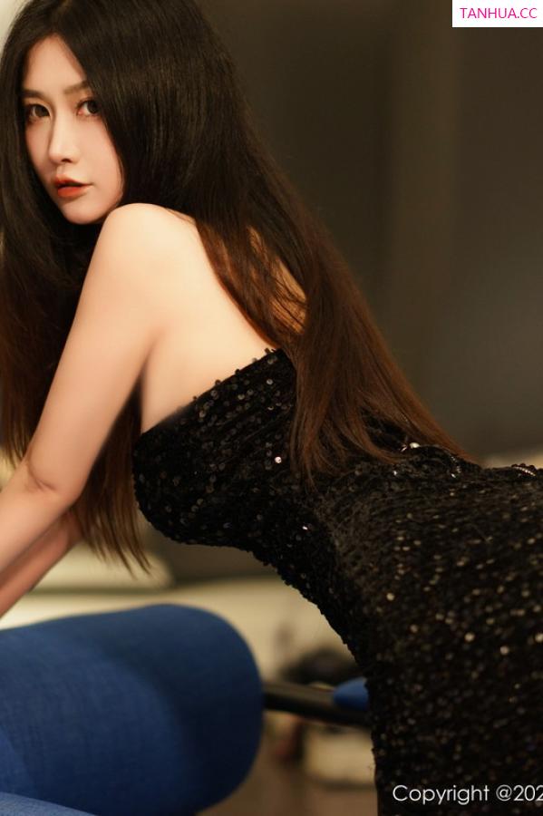 laura阿姣  [XiuRen]高清写真图 2023.02.09 No.6244 laura阿姣 黑丝美腿第7张图片